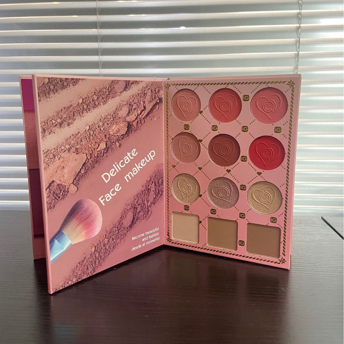 82-Color Book-Style Multifunctional Makeup Palette