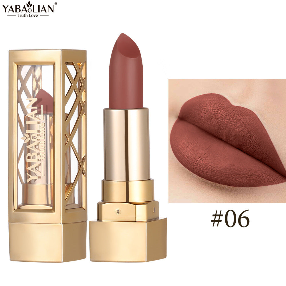 Velvet pearlescent lipstick